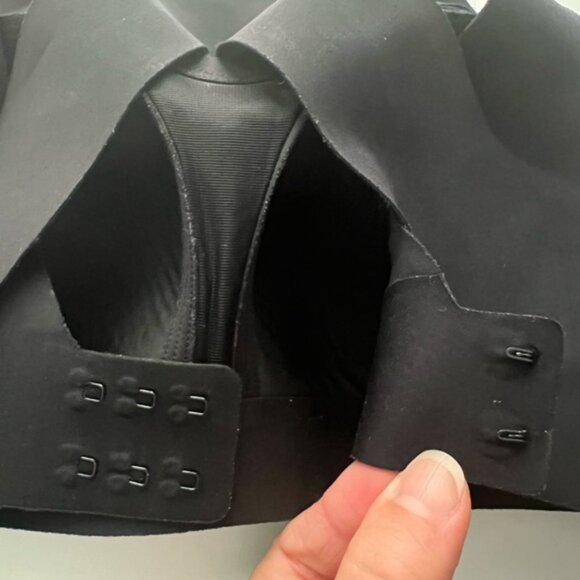 Lululemon Enlite Bra Black 32B - Picture 3 of 4